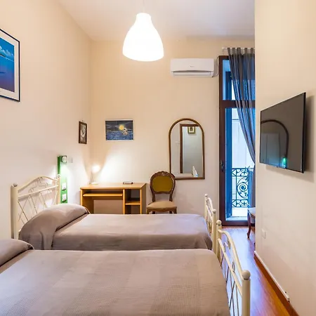 Alojamento de Acomodação e Pequeno-almoço Relax In Centro Nápoles